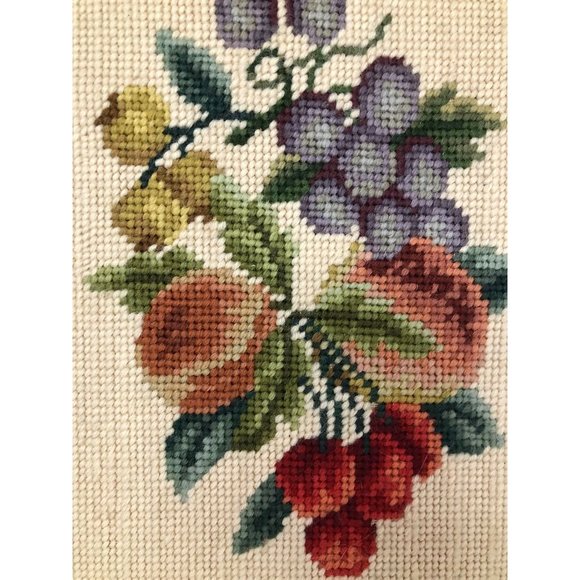 Vintage Gold Gilded Framed Needlepoint Fruit Peaches Grapes 13x16 1976 - Picture 4 of 5